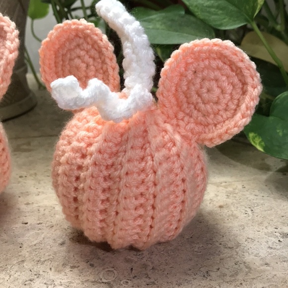 Mouse Ear Crochet Pumpkin - Picture 4 of 5